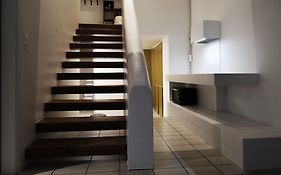Αρχιτεκτονικό Loft Με Ιδιωτικό Κήπο